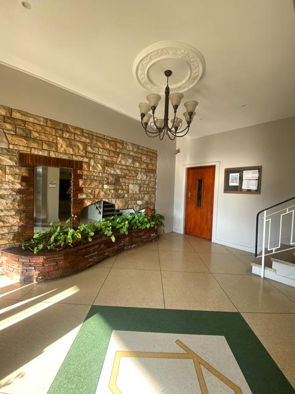 To Let 1 Bedroom Property for Rent in Sea Point Western Cape